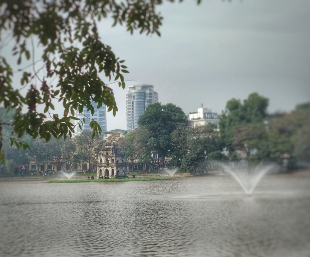 Qué ver en Hanoi - Lago Hoan Kiem