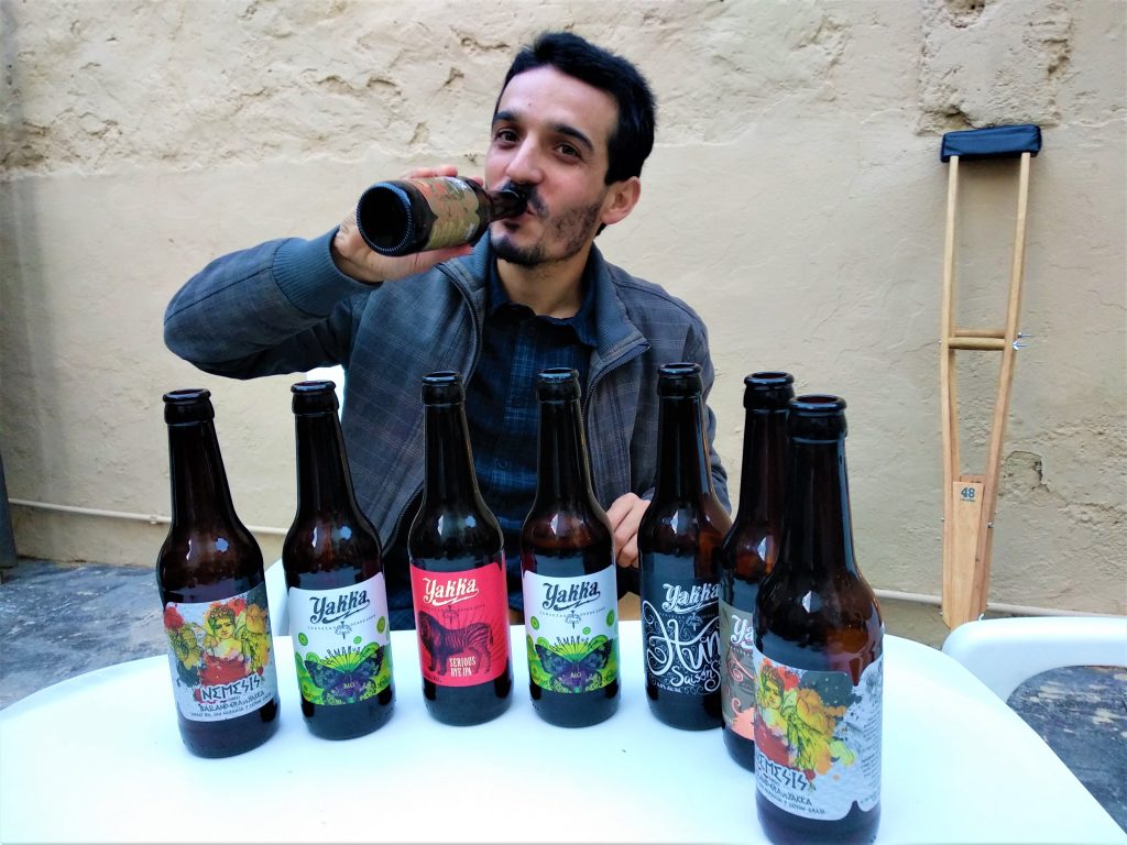 Beber cerveza y viajar. Cervezas Yakka (Yecla, Murcia).