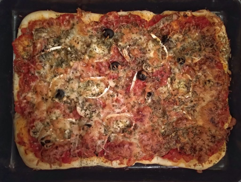 Pizza de queso de cabra y pavo - Viaje a Italia a través de alguno de sus platos.