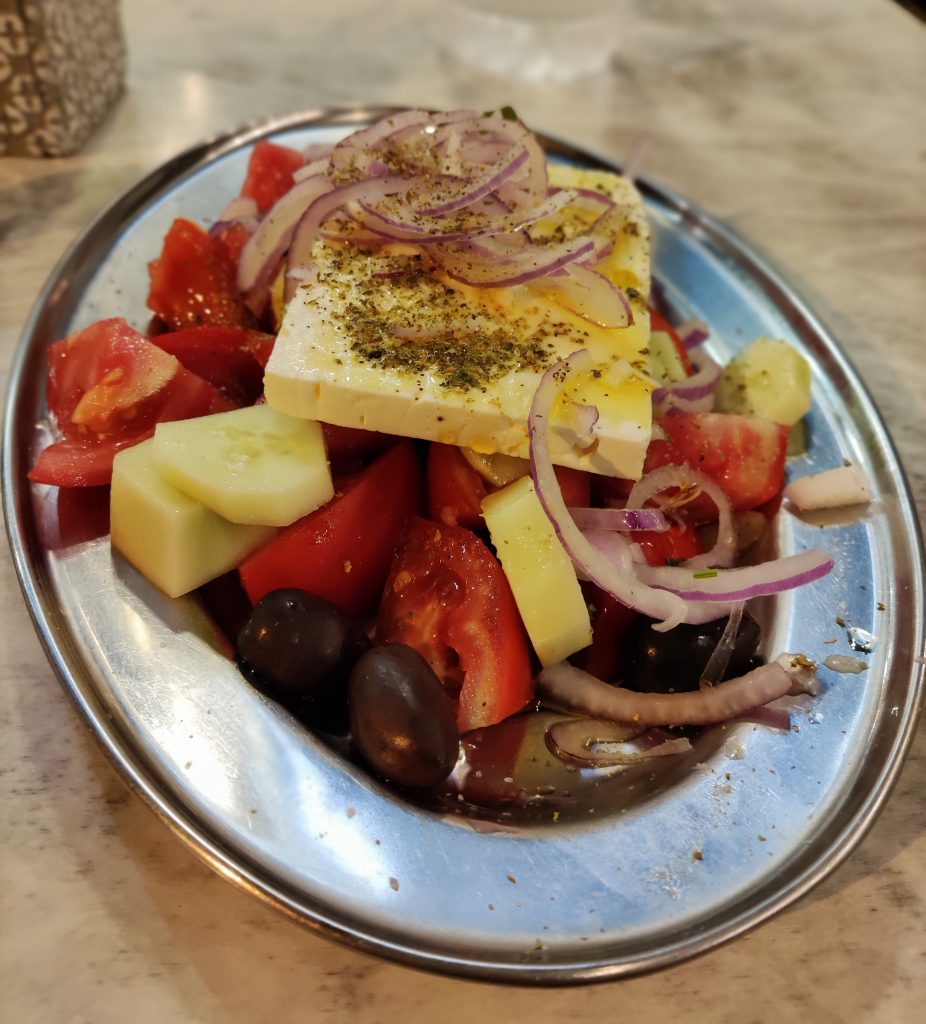 Qué comer en Grecia - platos típicos - Ensalada griega