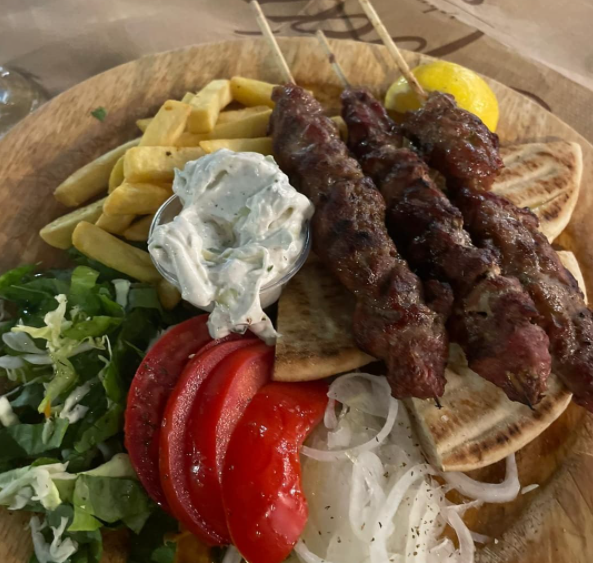 Qué comer en Grecia - platos típicos - Souvlakis