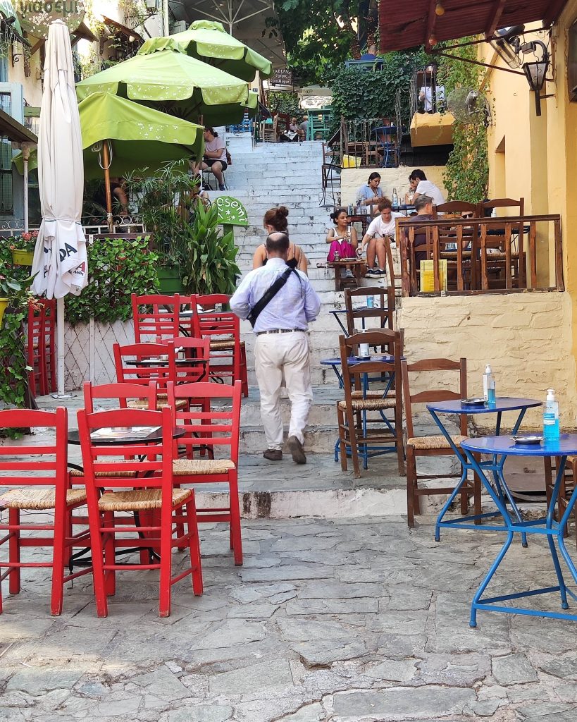Los 10 imprescindibles que ver o hacer en Atenas - Plaka - Atenas