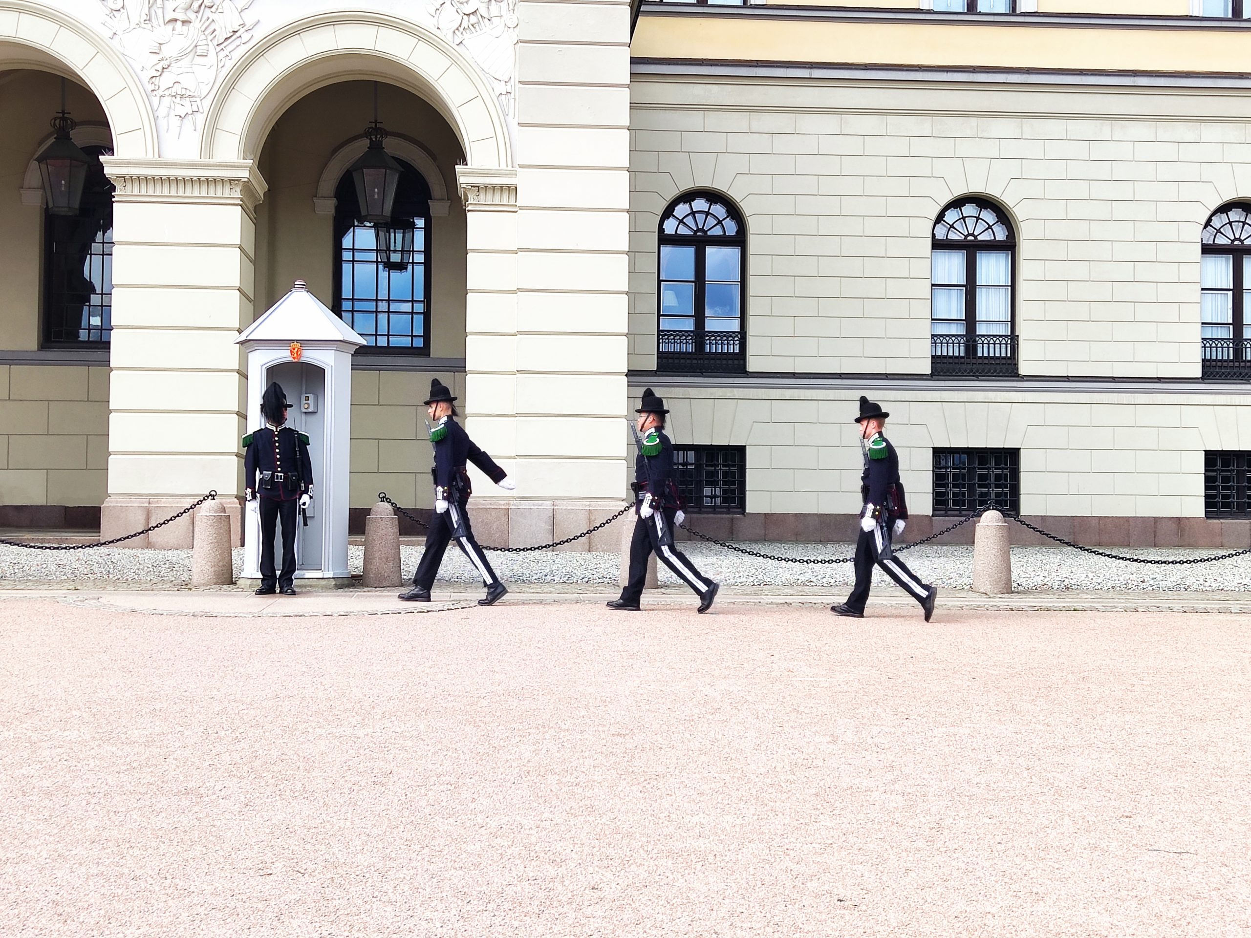 Palacio real de Oslo (cambio de guardia) - Qué ver en Oslo