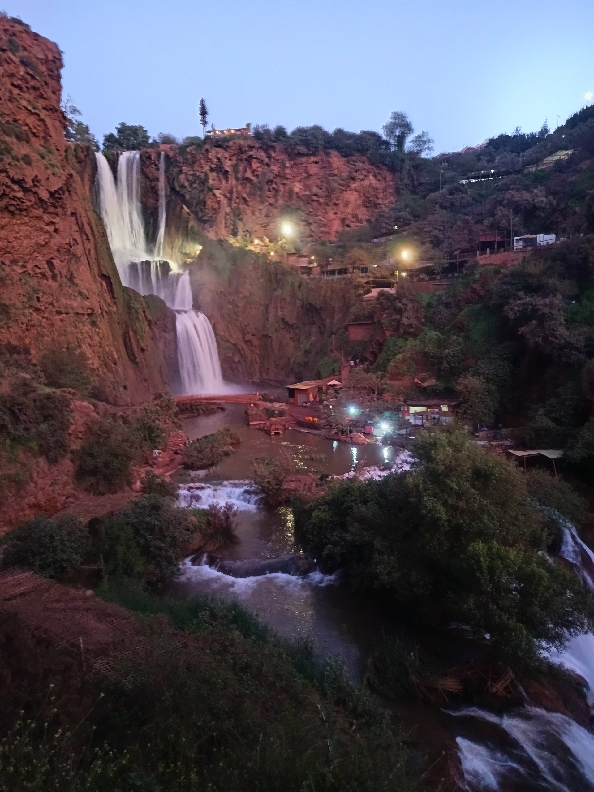 Cascadas de Ouzoud (noche)- Ruta circular por Marruecos en autocaravana
